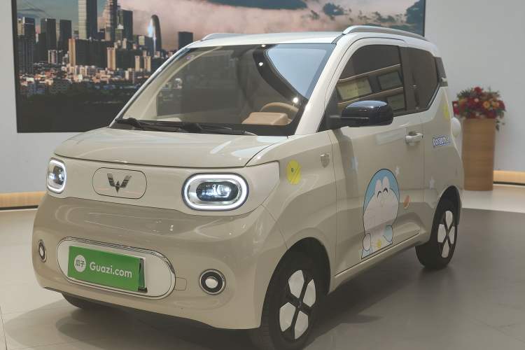 Used Wuling Hongguang MINIEV 2024 3rd Generation 215km Advanced Version Exterior 2