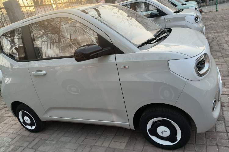 Used Wuling Hongguang MINIEV 2024 3rd Generation 215km Youth Edition Exterior 2