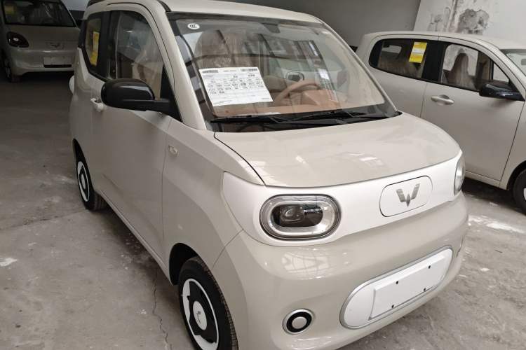 Used Wuling Hongguang MINIEV 2024 3rd Generation 215km Youth Edition Exterior 2