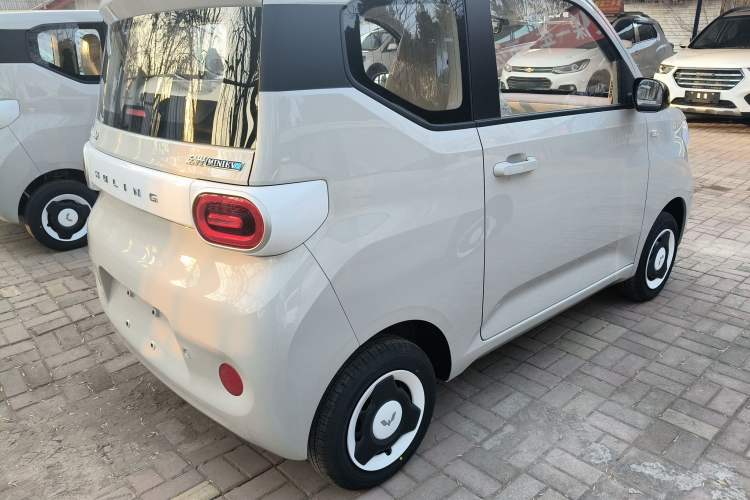 Used Wuling Hongguang MINIEV 2024 3rd Generation 215km Youth Edition Exterior 3