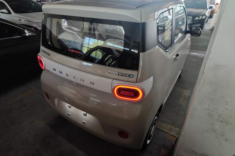 Used Wuling Hongguang MINIEV 2024 3rd Generation 215km Youth Edition Exterior 5