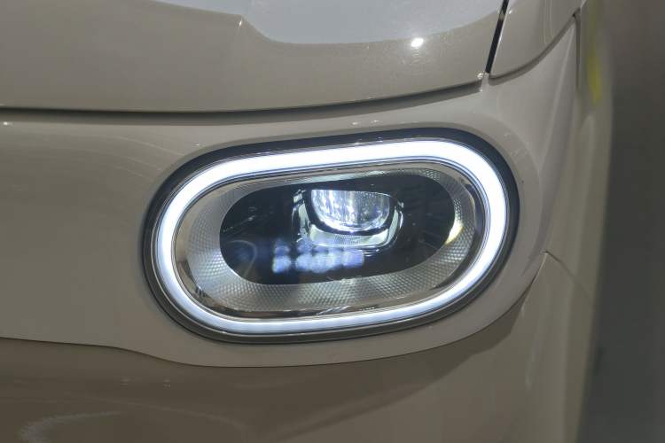 Used Wuling Hongguang MINIEV 2024 3rd Generation 215km Advanced Version Exterior 5