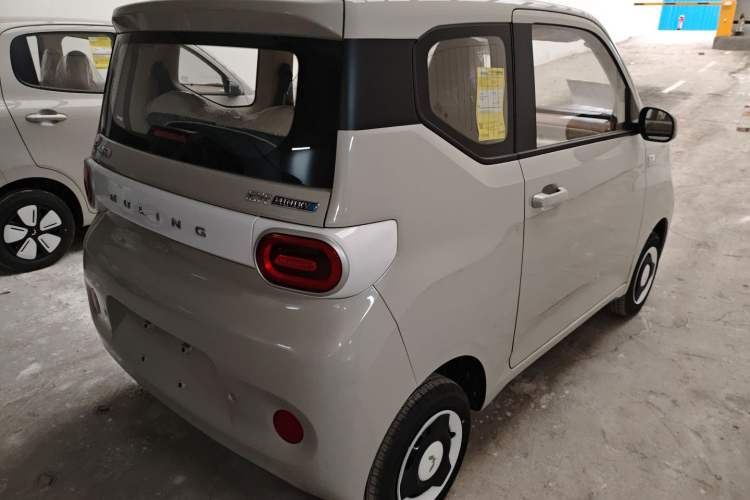 Used Wuling Hongguang MINIEV 2024 3rd Generation 215km Youth Edition Exterior 5