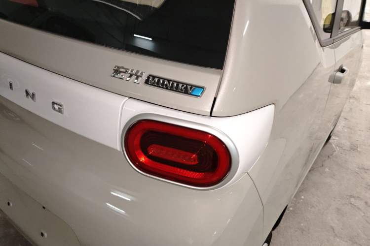 Used Wuling Hongguang MINIEV 2024 3rd Generation 215km Youth Edition Exterior 6