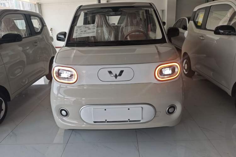 Used Wuling Hongguang MINIEV 2024 3rd Generation 215km Youth Edition Front