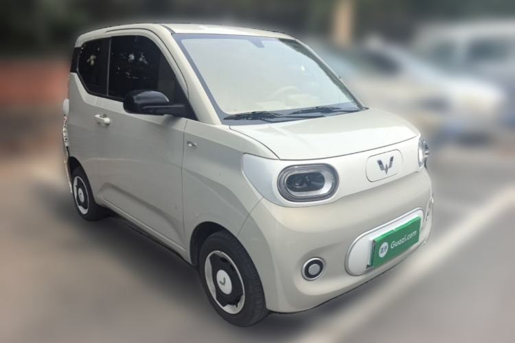 Used Wuling Hongguang MINIEV 2024 3rd Generation 215km Youth Edition Front Right 45 Deg