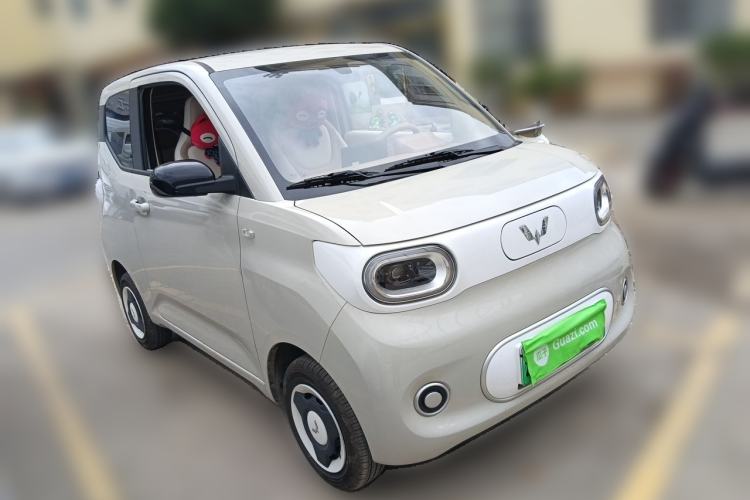 Used Wuling Hongguang MINIEV 2024 3rd Generation 215km Youth Edition Front Right 45 Deg