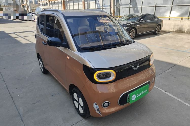 Used Wuling Hongguang MINIEV 2024 3rd Generation 215km Advanced Version Front Right 45 Deg