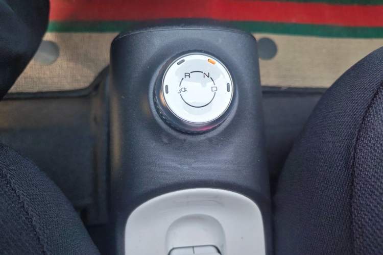 Used Wuling Hongguang MINIEV 2024 3rd Generation 215km Youth Edition Gear Lever
