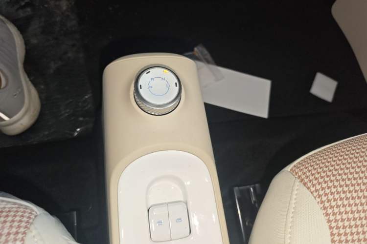 Used Wuling Hongguang MINIEV 2024 3rd Generation 215km Youth Edition Gear Lever