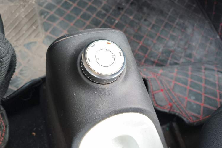 Used Wuling Hongguang MINIEV 2024 3rd Generation 215km Youth Edition Gear Lever