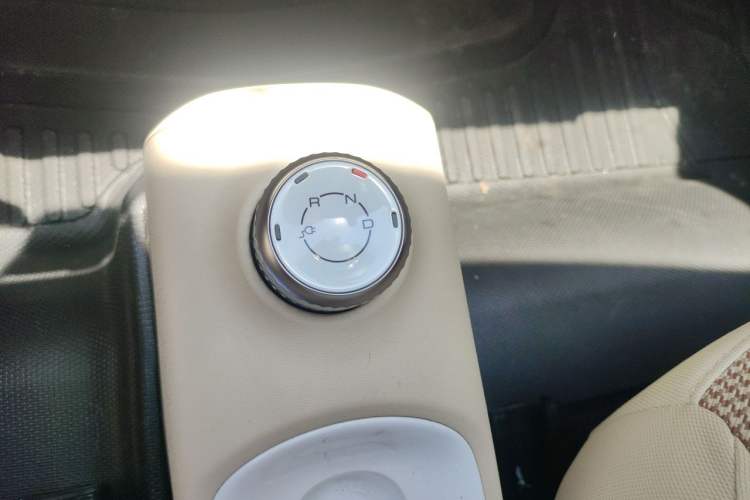 Used Wuling Hongguang MINIEV 2024 3rd Generation 215km Youth Edition Gear Lever