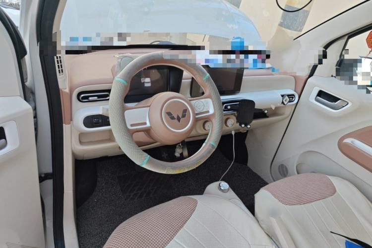 Used Wuling Hongguang MINIEV 2024 3rd Generation 215km Advanced Version Interior 2