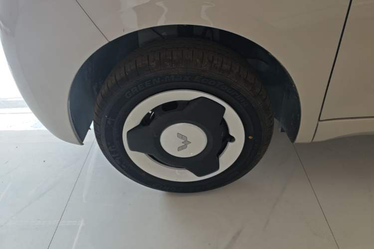 Used Wuling Hongguang MINIEV 2024 3rd Generation 215km Youth Edition Left Front Wheel Hub