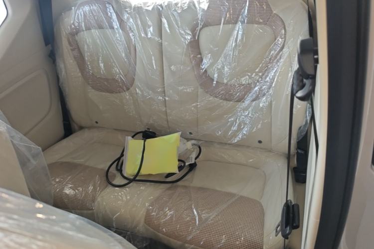 Used Wuling Hongguang MINIEV 2024 3rd Generation 215km Youth Edition Left Rear Seat