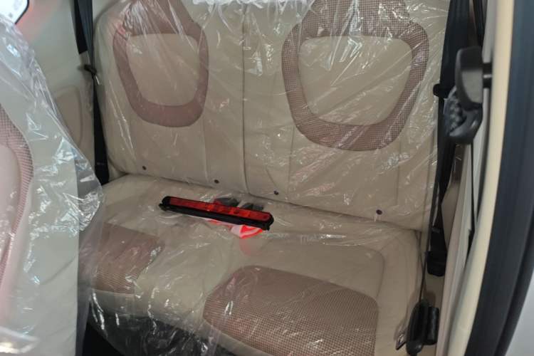Used Wuling Hongguang MINIEV 2024 3rd Generation 215km Youth Edition Left Rear Seat
