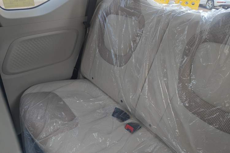 Used Wuling Hongguang MINIEV 2024 3rd Generation 215km Youth Edition Left Rear Seat