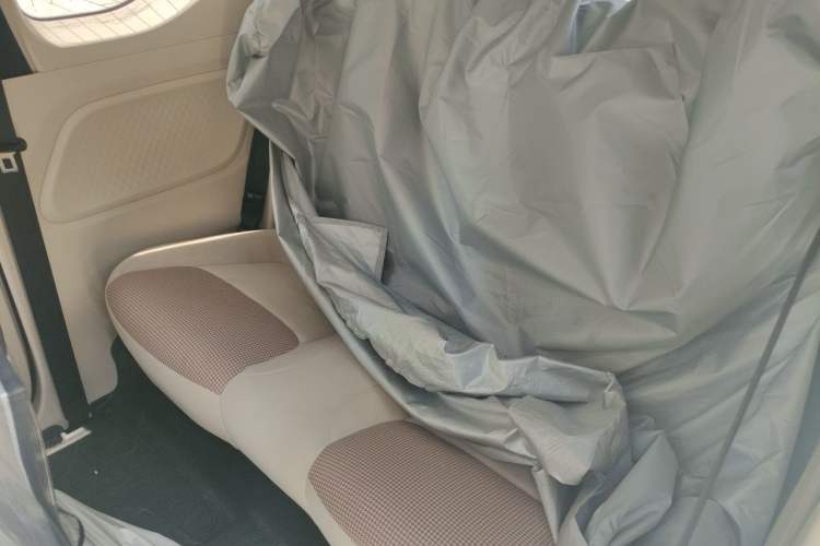 Used Wuling Hongguang MINIEV 2024 3rd Generation 215km Youth Edition Left Rear Seat
