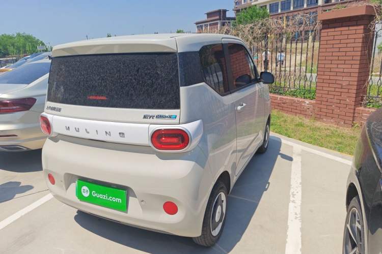 Used Wuling Hongguang MINIEV 2024 3rd Generation 215km Youth Edition Rear Right 45 Deg