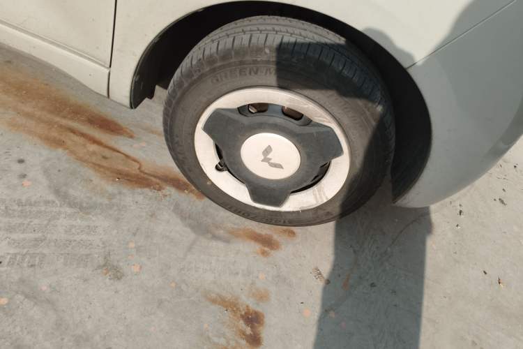 Used Wuling Hongguang MINIEV 2024 3rd Generation 215km Youth Edition Right Front Wheel Hub