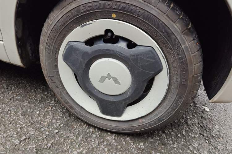 Used Wuling Hongguang MINIEV 2024 3rd Generation 215km Youth Edition Right Front Wheel Hub