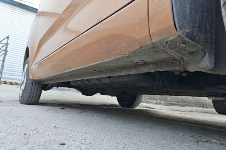 Used Wuling Hongguang MINIEV 2024 3rd Generation 215km Advanced Version Right Side Sill