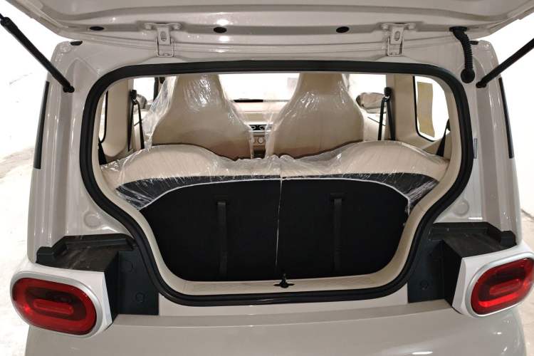 Used Wuling Hongguang MINIEV 2024 3rd Generation 215km Youth Edition Trunk