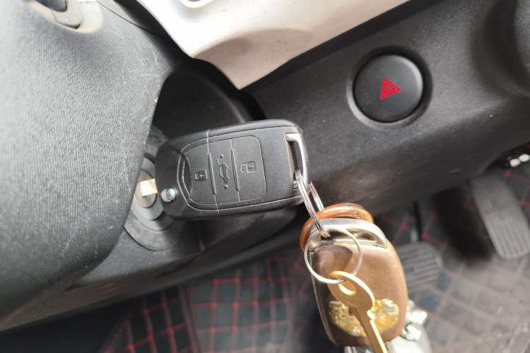 Used Wuling Hongguang MINIEV 2024 3rd Generation 215km Youth Edition Vehicle Key