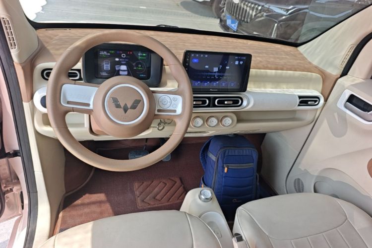 Used Wuling Hongguang MINIEV 2024 3rd Generation 215km Youth Edition Center Console