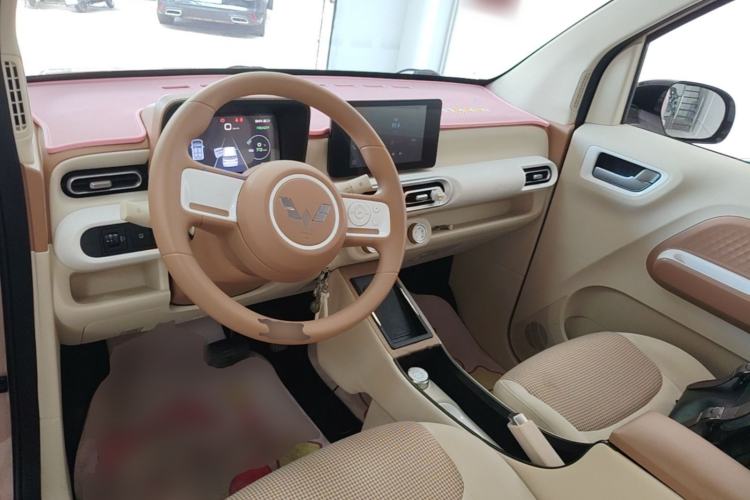 Used Wuling Hongguang MINIEV 2024 3rd Generation 215km Youth Edition Center Console