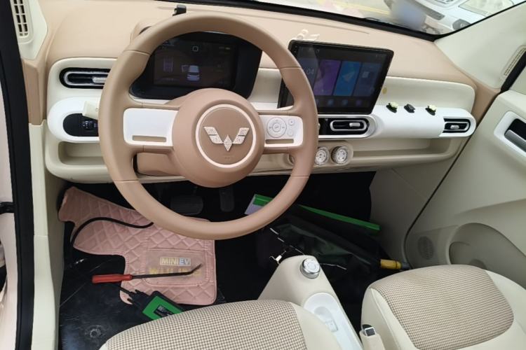 Used Wuling Hongguang MINIEV 2024 3rd Generation 215km Youth Edition Center Console