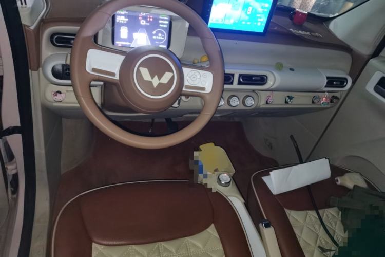 Used Wuling Hongguang MINIEV 2024 3rd Generation 215km Youth Edition Center Console
