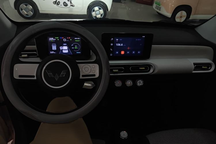 Used Wuling Hongguang MINIEV 2024 3rd Generation 215km Advanced Version Center Console