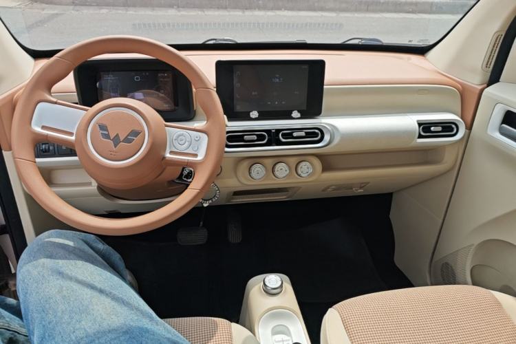 Used Wuling Hongguang MINIEV 2024 3rd Generation 215km Advanced Version Center Console