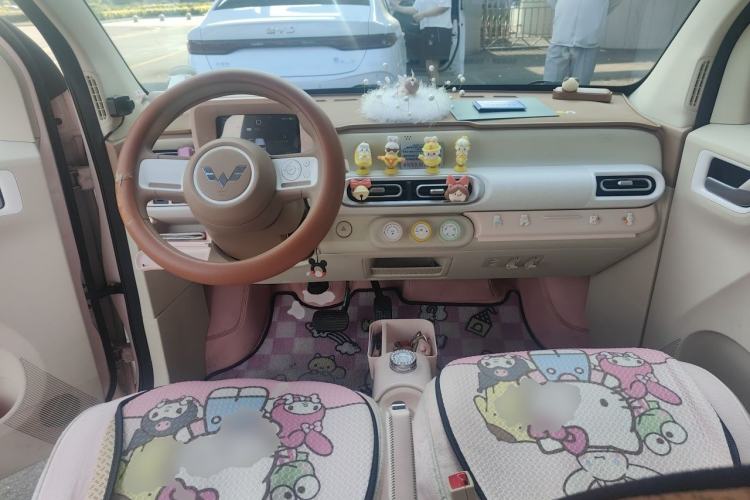 Used Wuling Hongguang MINIEV 2024 3rd Generation 215km Youth Edition Center Console
