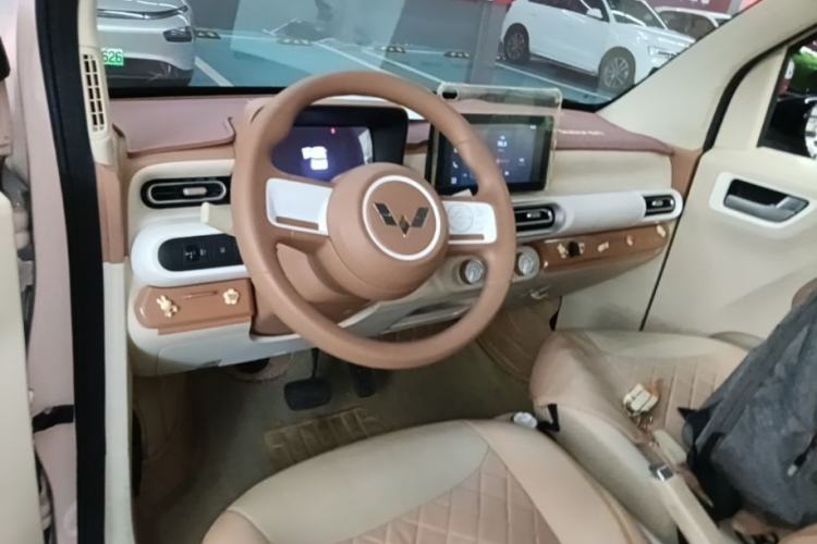 Used Wuling Hongguang MINIEV 2024 3rd Generation 215km Advanced Version Center Console