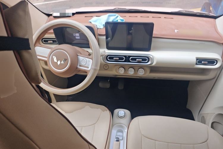 Used Wuling Hongguang MINIEV 2024 3rd Generation 215km Youth Edition Center Console