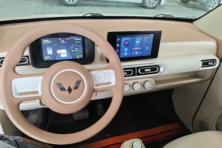 Used Wuling Hongguang MINIEV 2024 3rd Generation 215km Advanced Version Center Console