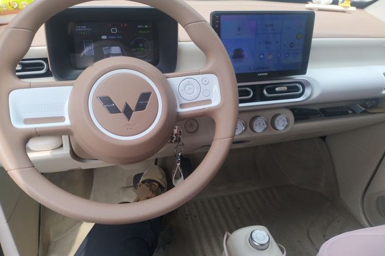 Used Wuling Hongguang MINIEV 2024 3rd Generation 215km Youth Edition Center Console