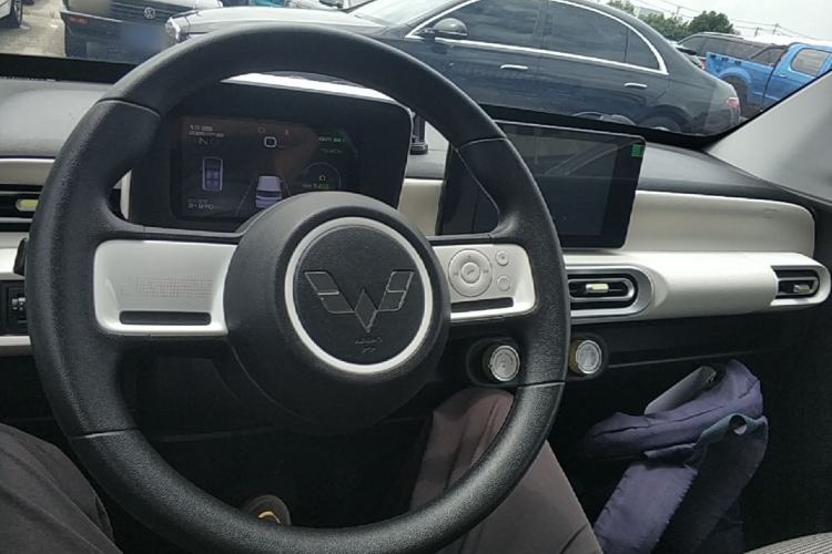 Used Wuling Hongguang MINIEV 2024 3rd Generation 215km Advanced Version Center Console