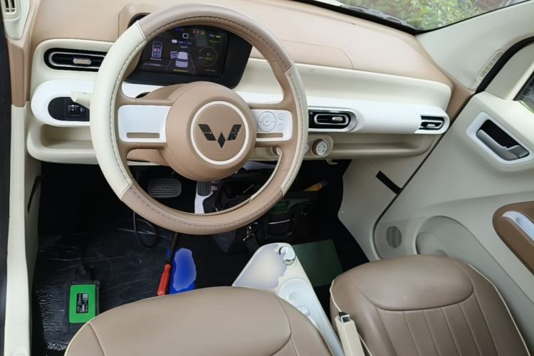Used Wuling Hongguang MINIEV 2024 3rd Generation 215km Youth Edition Center Console
