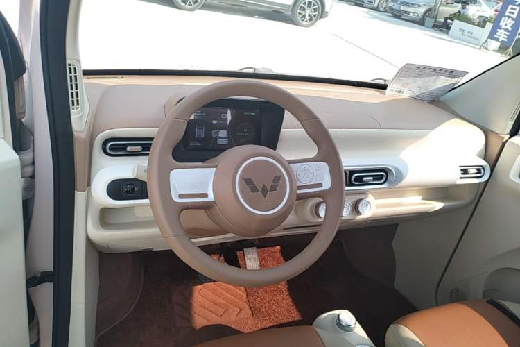 Used Wuling Hongguang MINIEV 2024 3rd Generation 215km Youth Edition Center Console