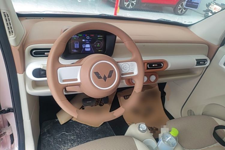 Used Wuling Hongguang MINIEV 2024 Third Generation 120 km Center Console