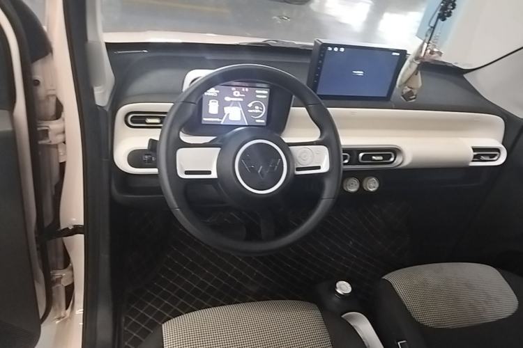 Used Wuling Hongguang MINIEV 2024 3rd Generation 215km Youth Edition Center Console