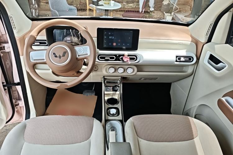 Used Wuling Hongguang MINIEV 2024 3rd Generation 215km Advanced Version Center Console
