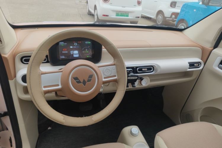 Used Wuling Hongguang MINIEV 2024 3rd Generation 215km Youth Edition Center Console