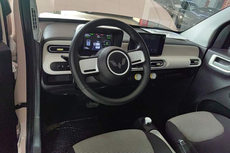 Used Wuling Hongguang MINIEV 2024 3rd Generation 215km Advanced Version Center Console