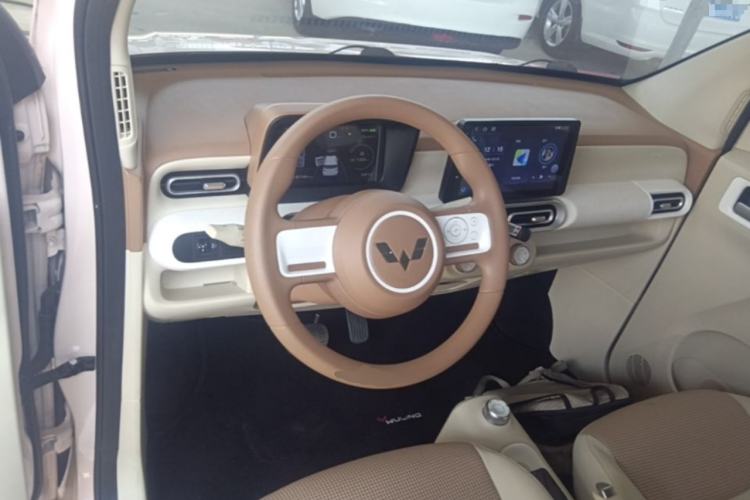 Used Wuling Hongguang MINIEV 2024 3rd Generation 215km Youth Edition Center Console