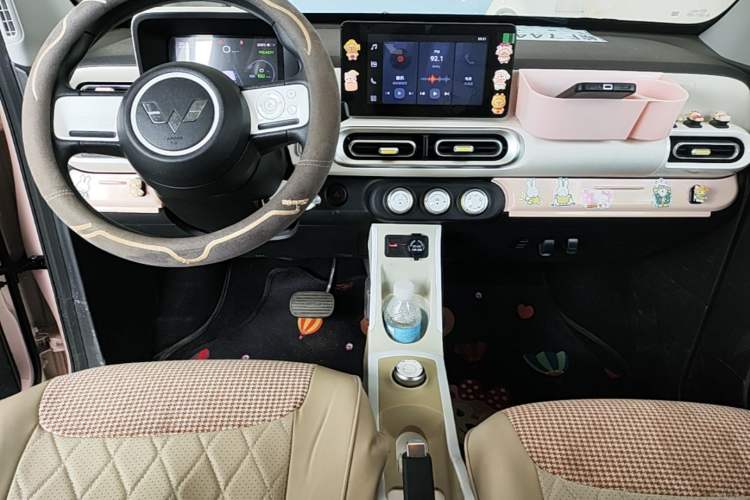Used Wuling Hongguang MINIEV 2024 3rd Generation 215km Advanced Version Center Console