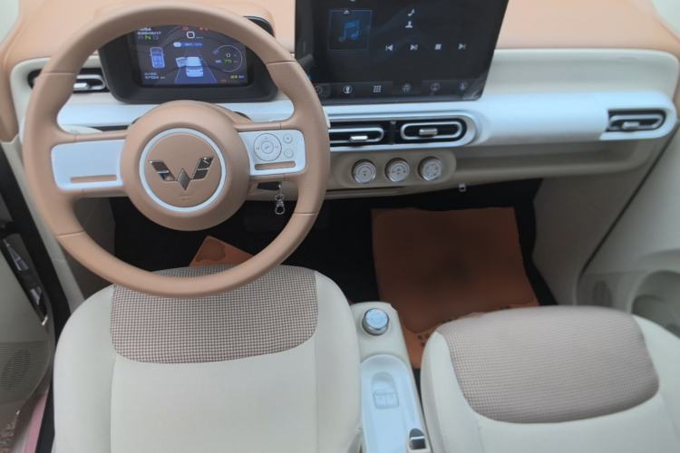 Used Wuling Hongguang MINIEV 2024 3rd Generation 215km Youth Edition Center Console